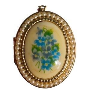 Vintage Avon Blue & White Floral Locket Pearl Trim Gold cottagecore grandmacore